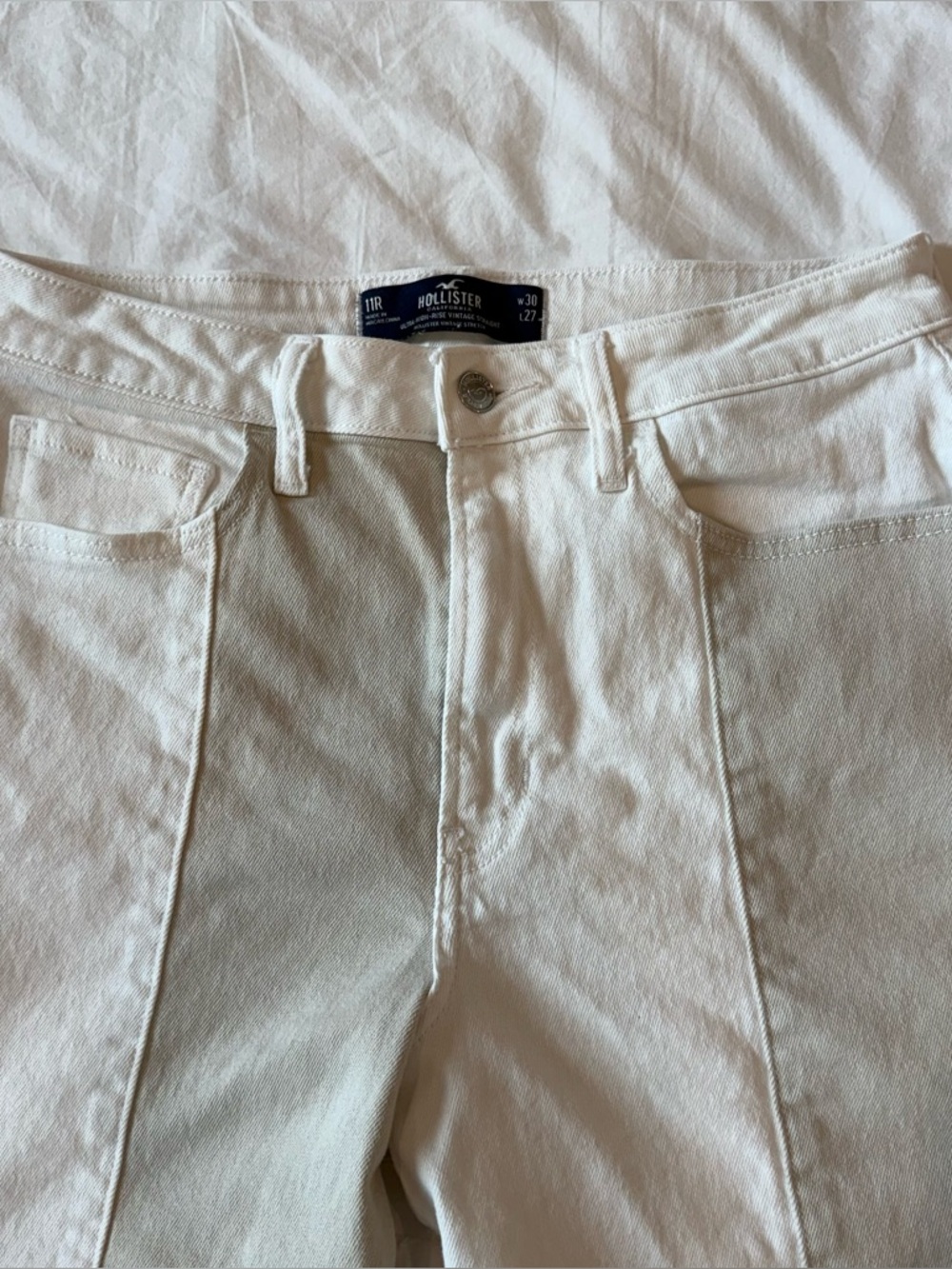 Hollister High-Rise Cream color Block Jeans Size 11 Regular - W30 L27
